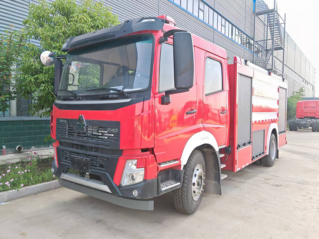 重汽V5泡沫消防车