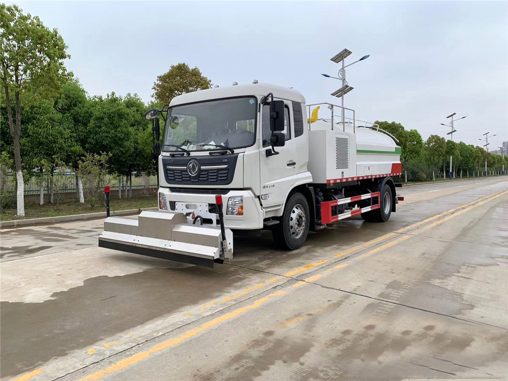 国六东风天锦 路面清洗车