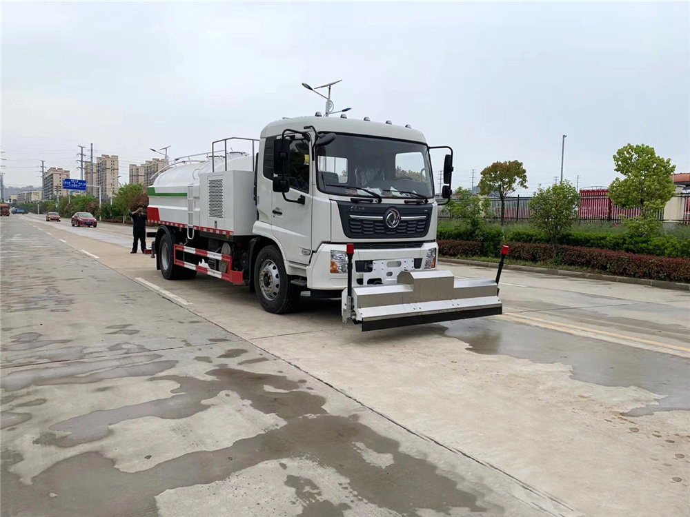 国六东风天锦 路面清洗车