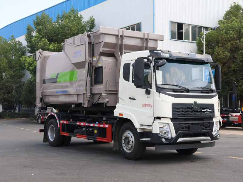 重汽豪沃勾臂垃圾车
