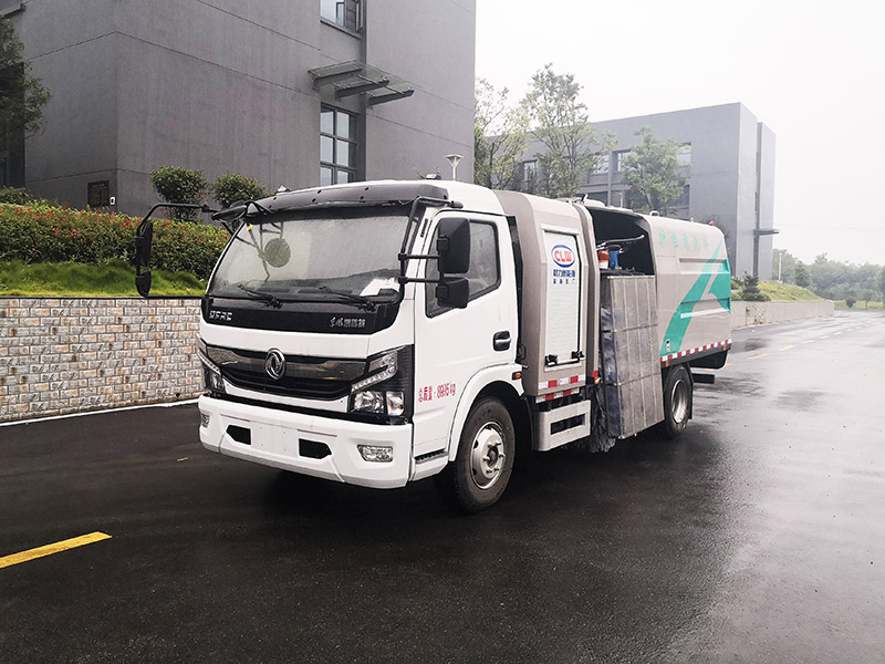 4方东风纯电动护栏清洗车CL5090GQXBEV