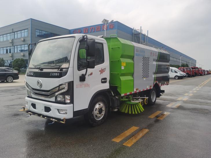 东风小多利卡洗扫车