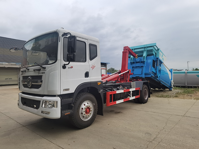 东风D9配鲸鱼垃圾站