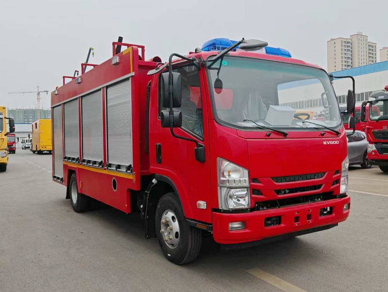出口五十铃泡沫消防车