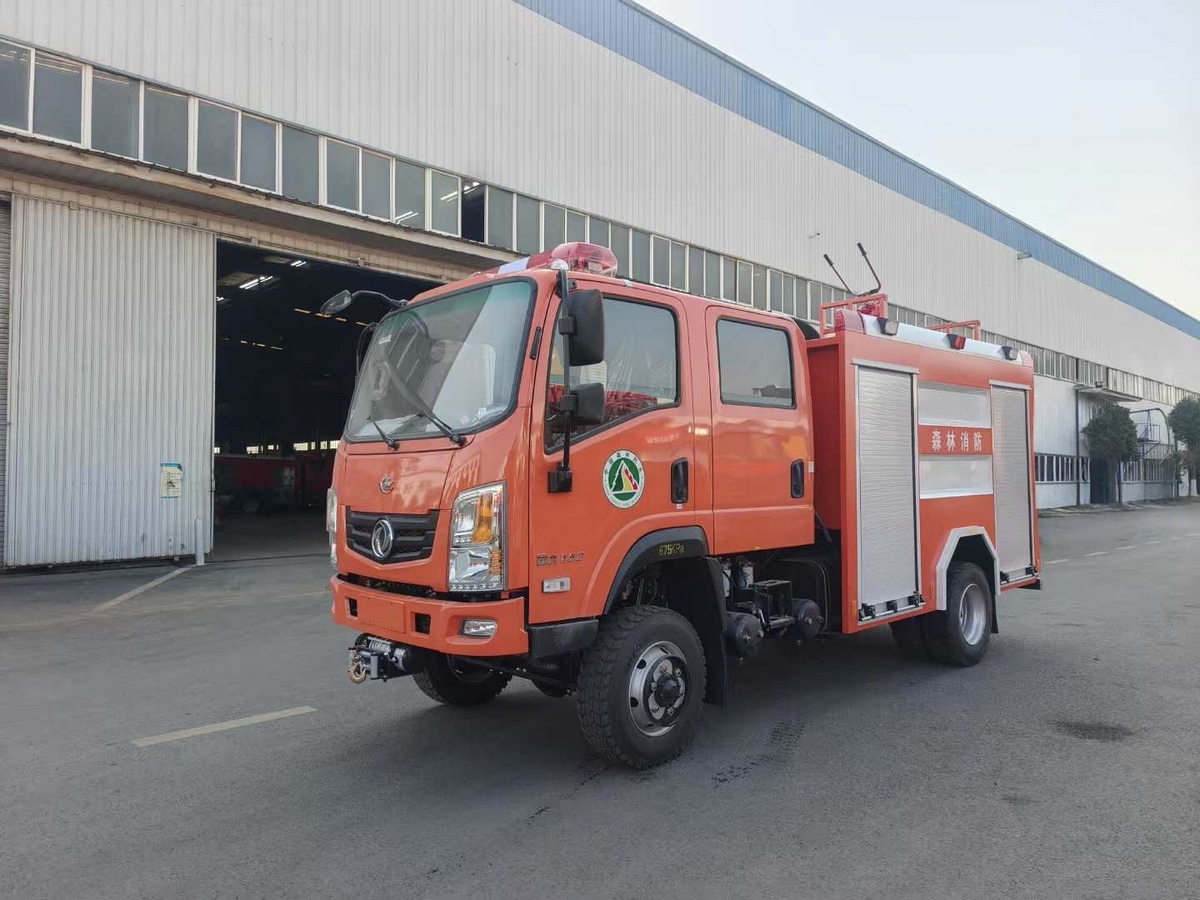 3.5吨东风四驱森林消防车