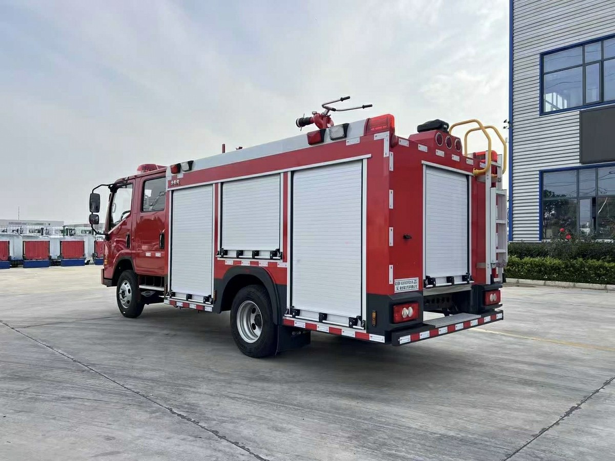 2.5吨福田水罐消防车
