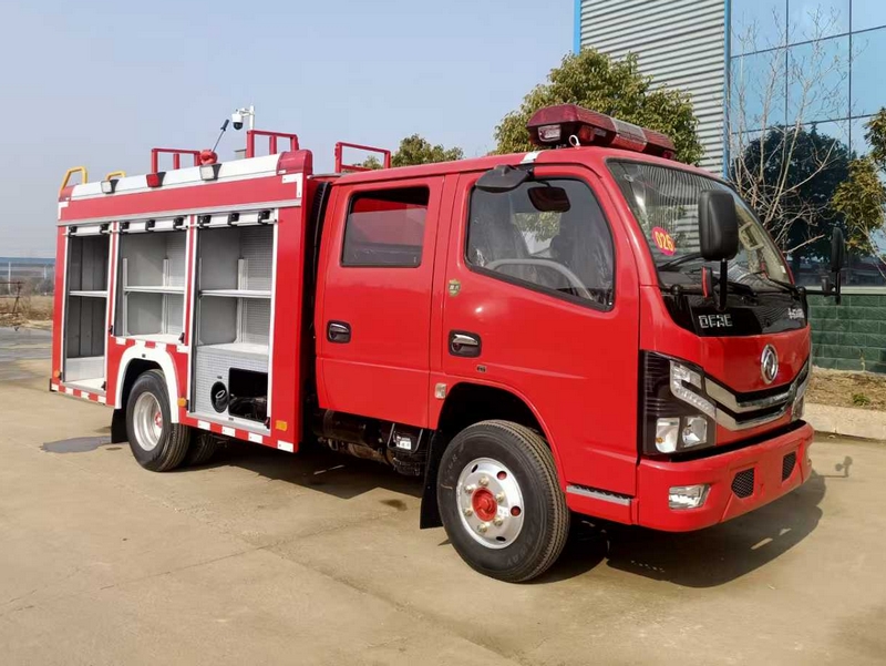 2吨东风水罐消防车