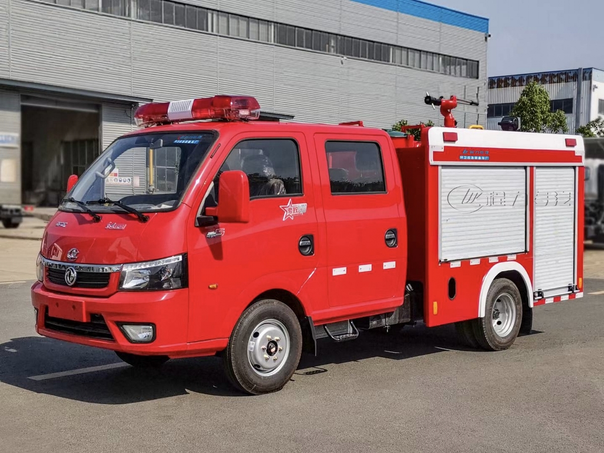 1吨东风水罐消防车