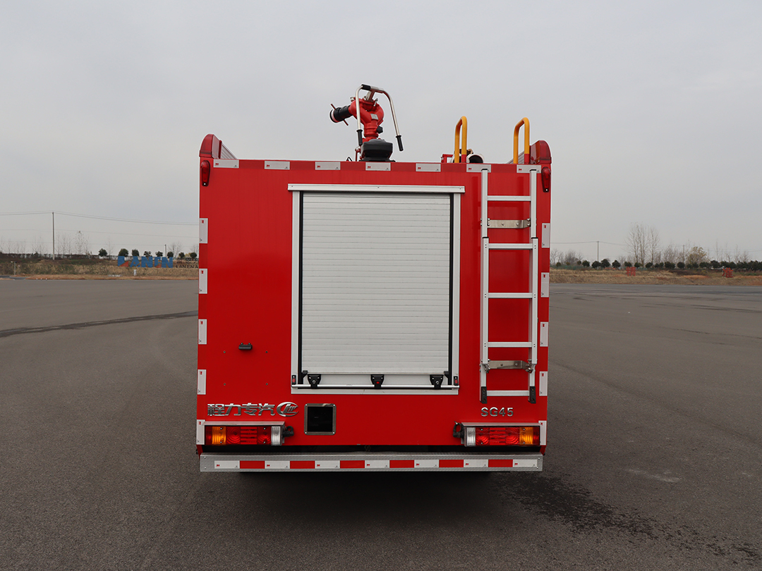 三环小四驱4.7吨水罐消防车