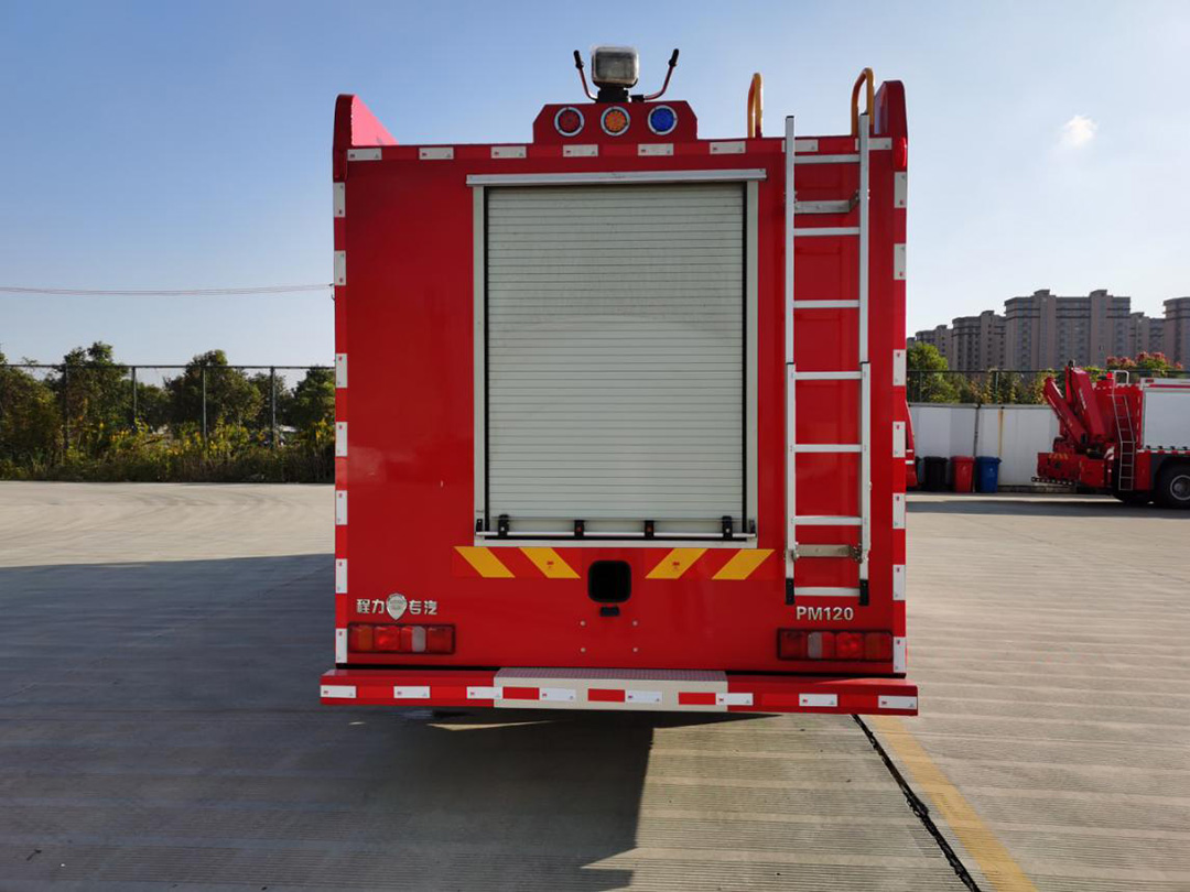 豪沃12吨水罐消防车