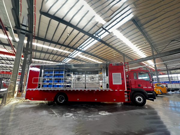 CL5170XBX6AYS汕德卡被服洗涤车