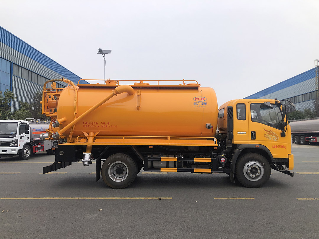 重汽豪曼一体罐清洗吸污车