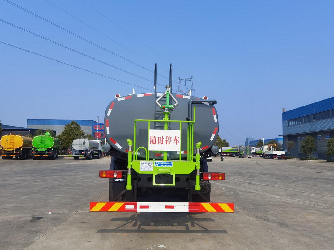 东风D3后双桥19.5方绿化喷洒车