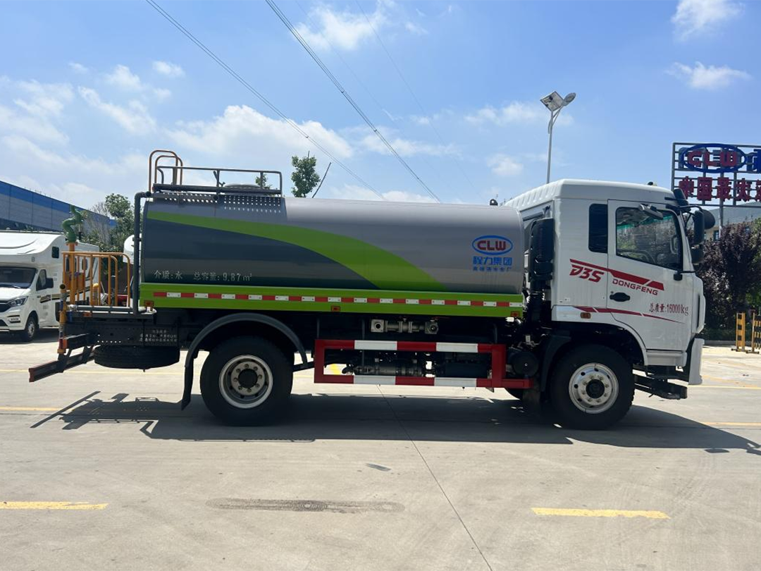 东风专底系列12.3方洒水车