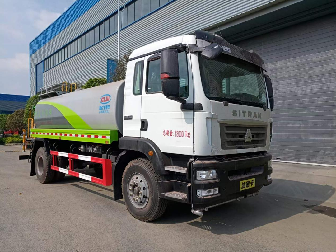 重汽汕德卡13.6方绿化喷洒车