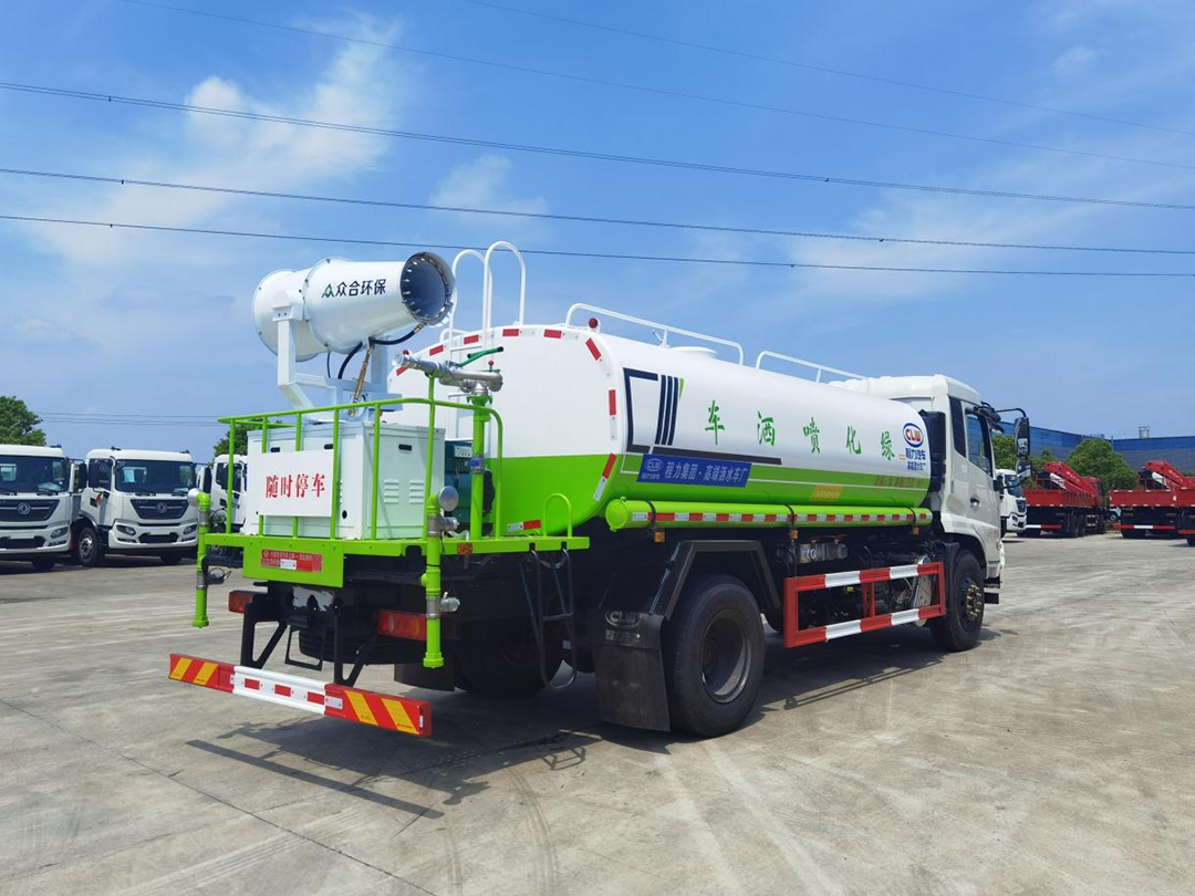 东风天锦系列13.32方绿化喷洒车