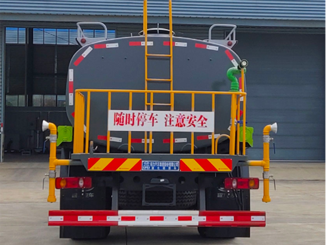 东风锦程系列13.61方绿化喷洒车