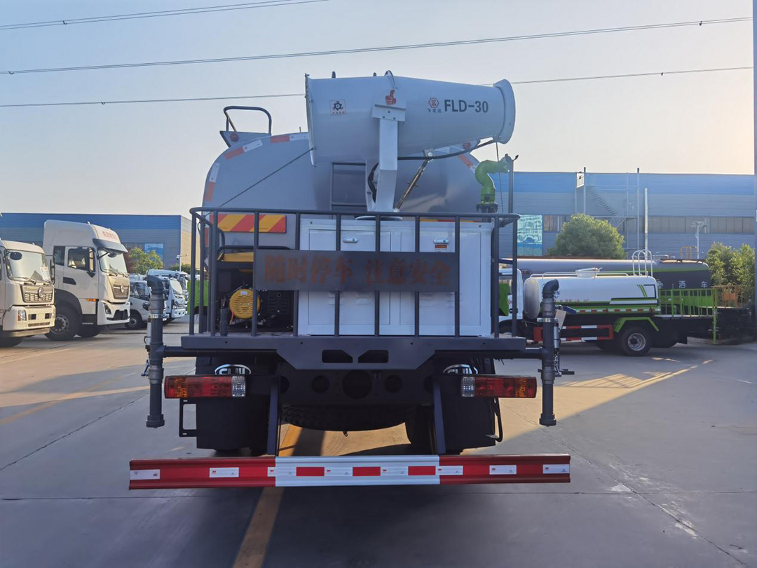 解放系列14.26方绿化喷洒车