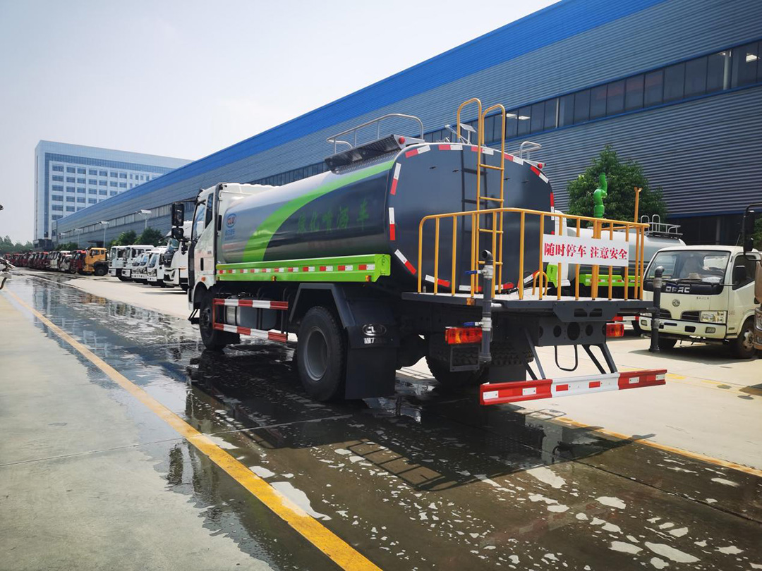 解放系列14.26方绿化喷洒车