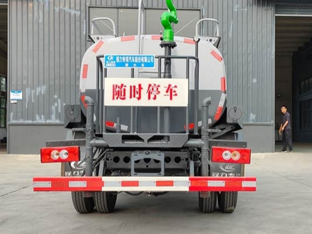 福田5方绿化喷洒车