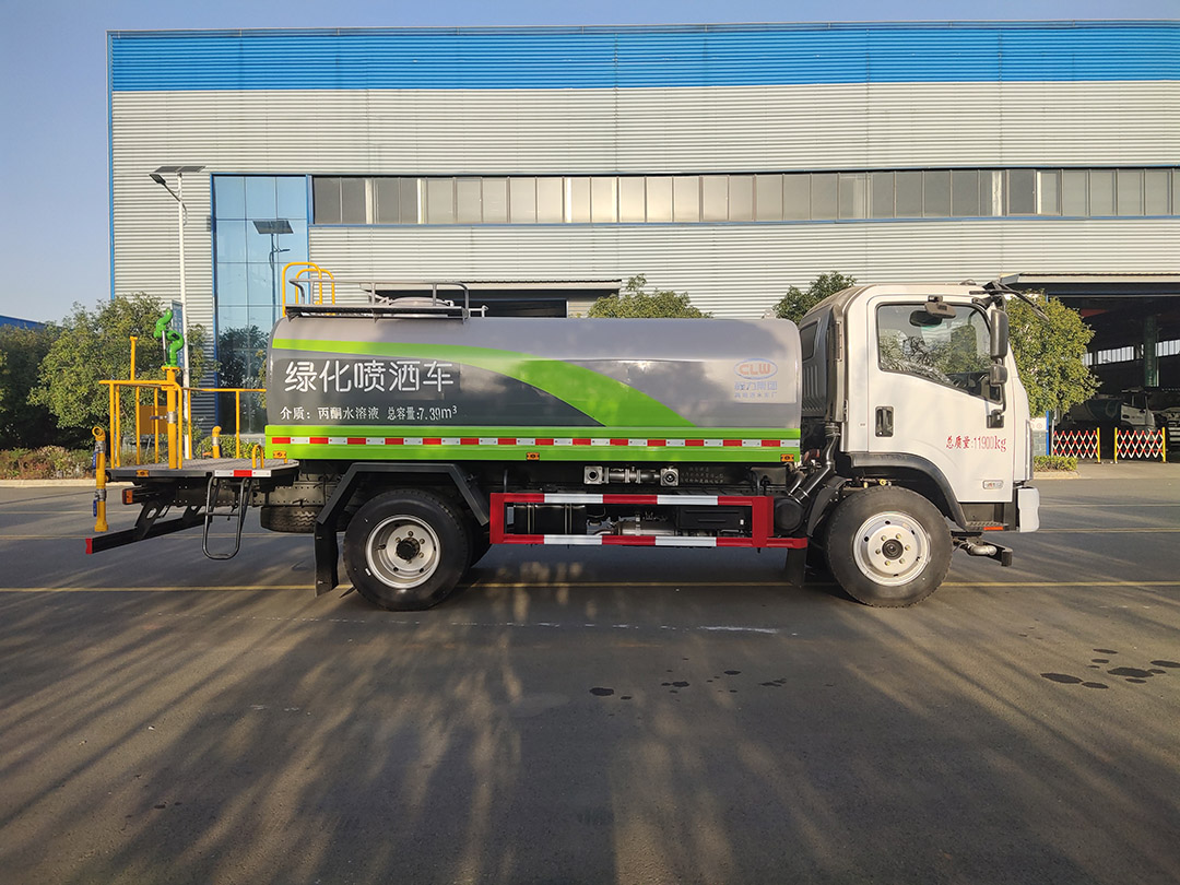 东风9吨洒水车