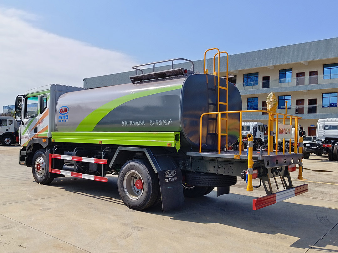 东风D9系列12.33方洒水车