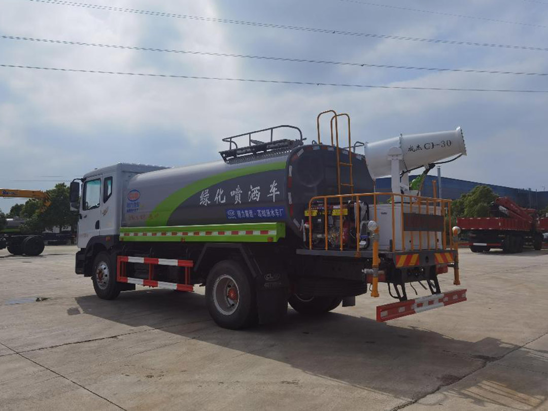 东风D9系列14.17方绿化喷洒车