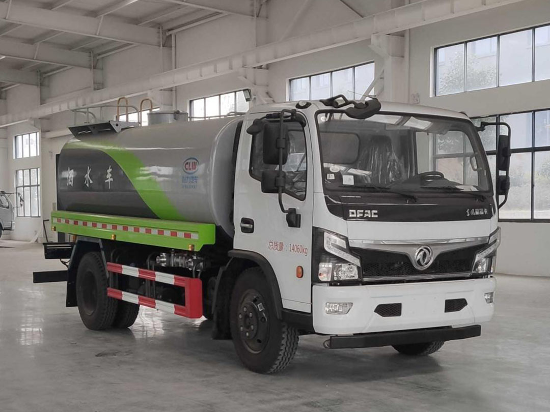 东风D7.F7系列11.1方洒水车