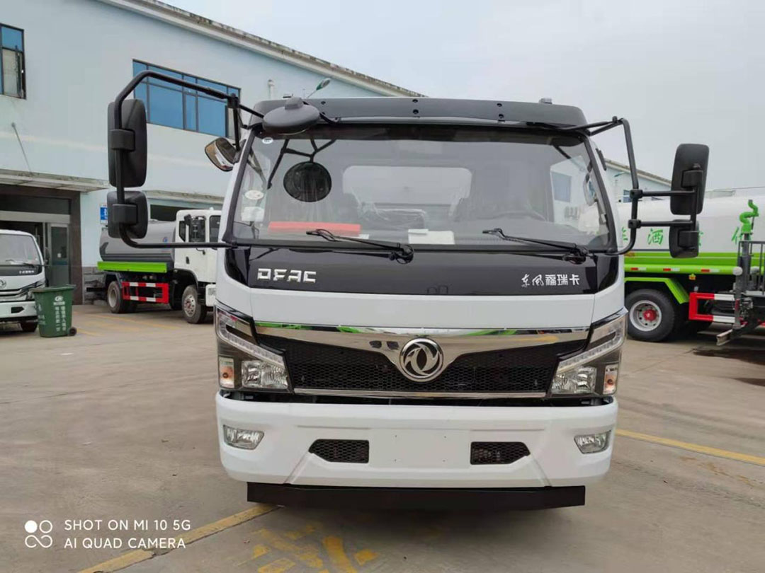 东风D7.F7系列9.28方洒水车