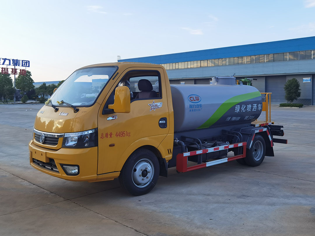 东风途逸蓝牌2.5方洒水车