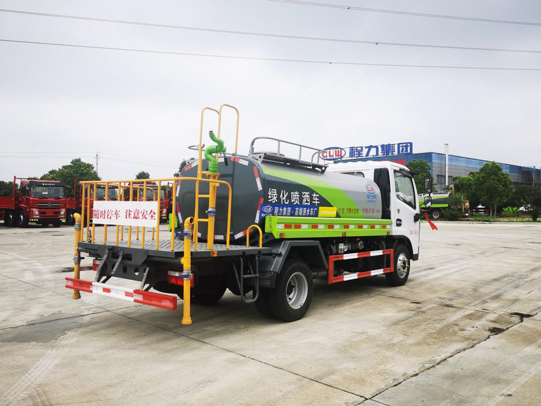 东风4.63方绿化喷洒车