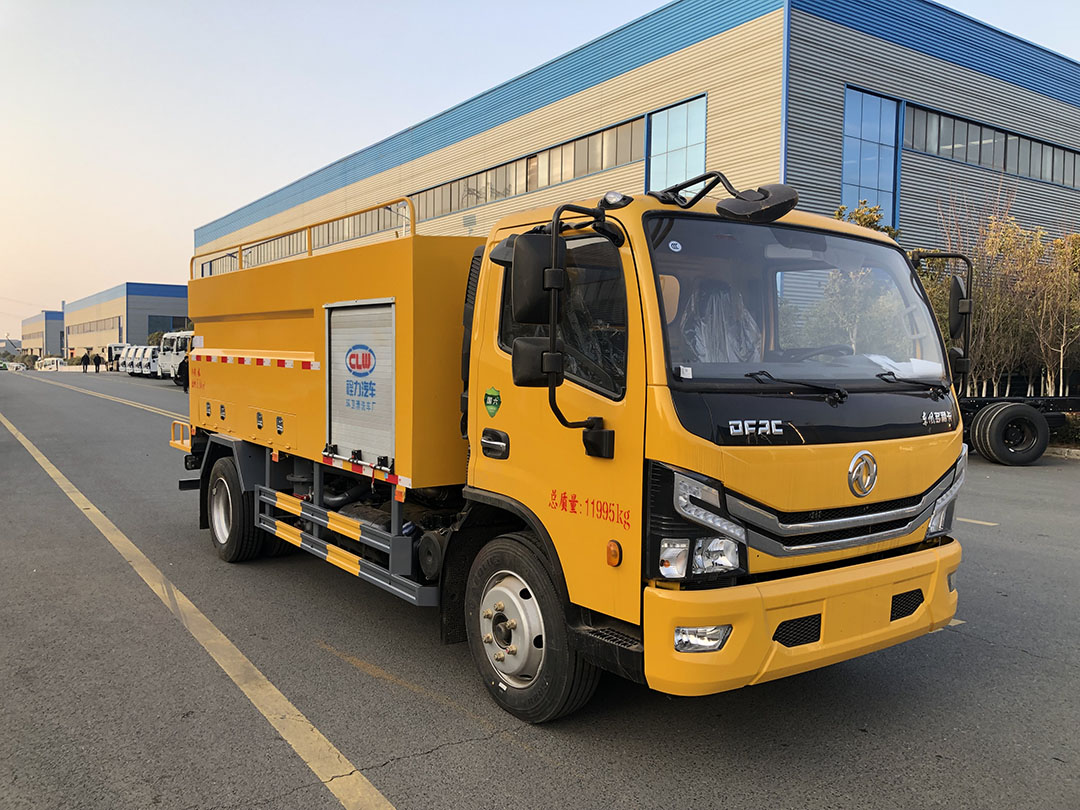 东风大多利卡高压清洗车