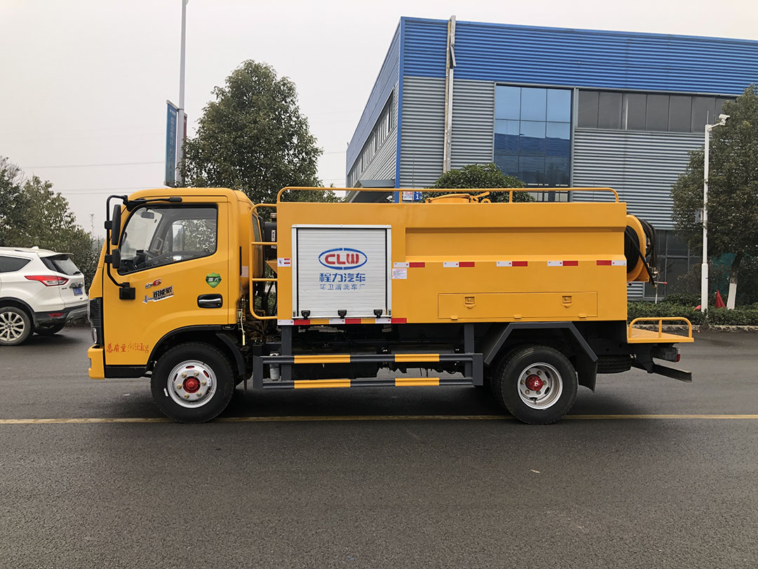 东风小多利卡高压清洗车