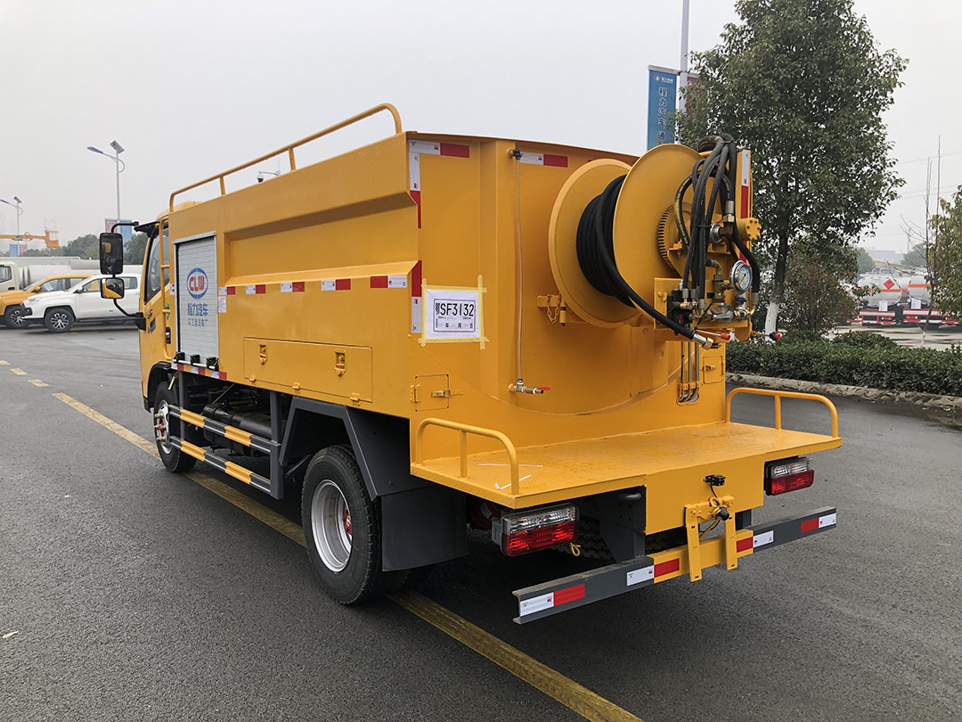 东风小多利卡高压清洗车