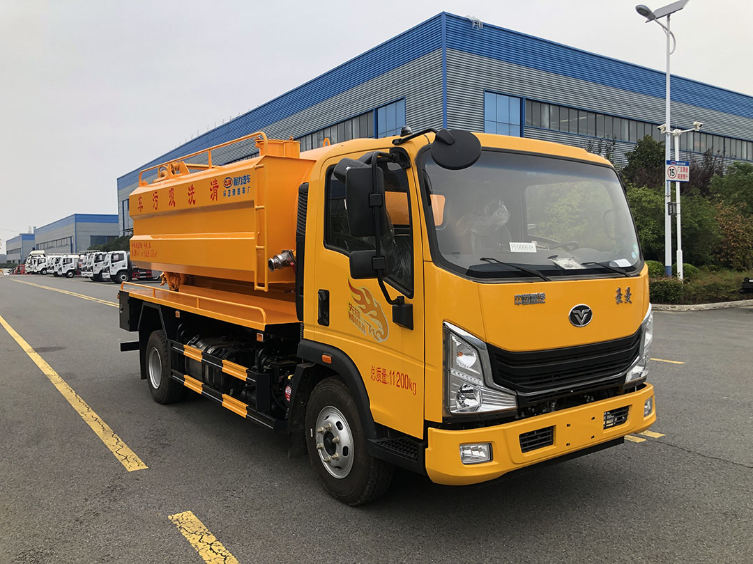 10方豪曼清洗吸污车