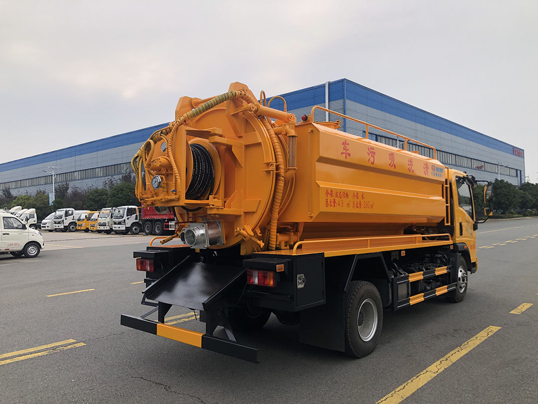 10方豪曼清洗吸污车