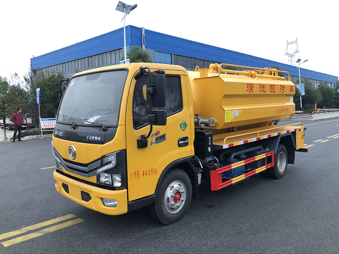 东风小多利卡清洗吸污车