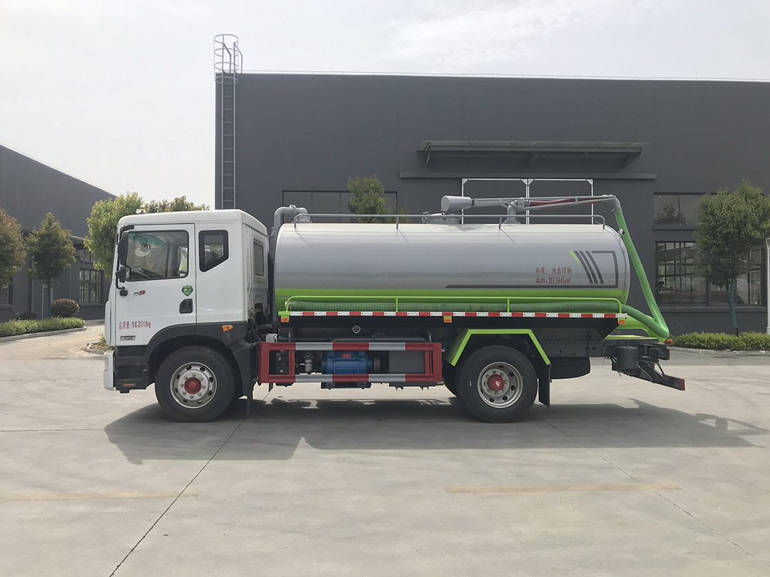 东风D9吸粪车