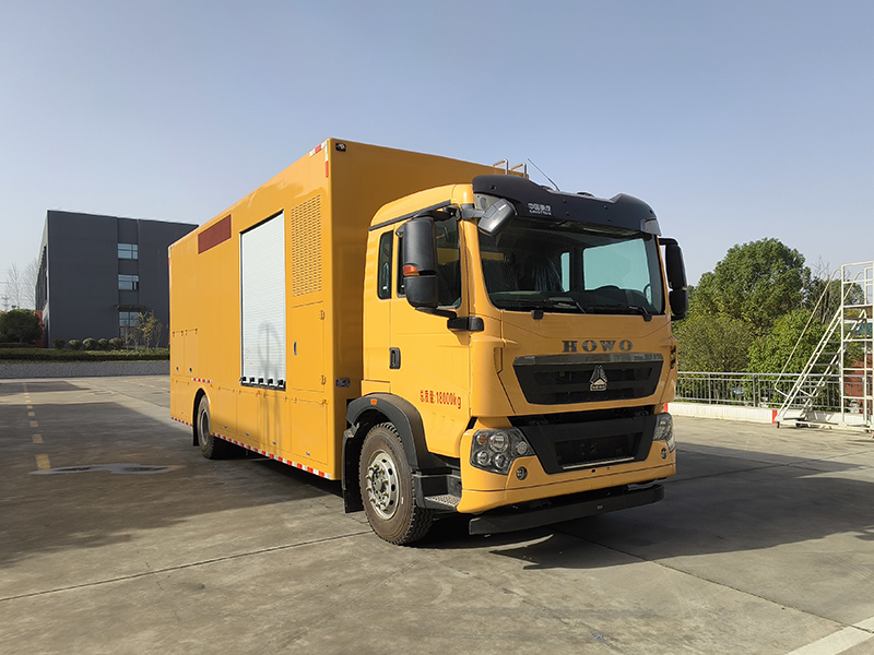 重汽豪沃3000方排水车（5180）