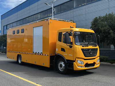 CL5160XLY6YS东风天锦淋浴车