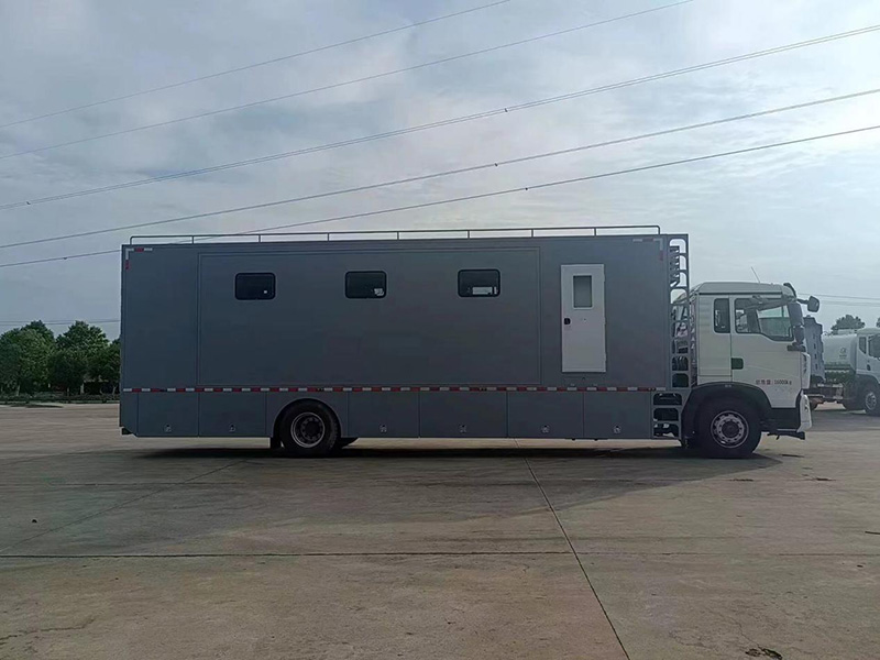 CL5160TSY6BZ东风天锦宿营车