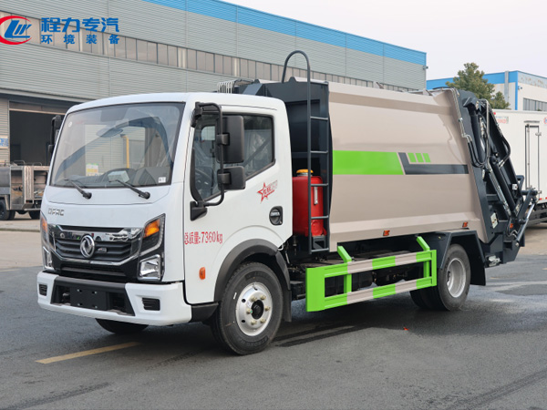 东风多利卡D6新款压缩垃圾车