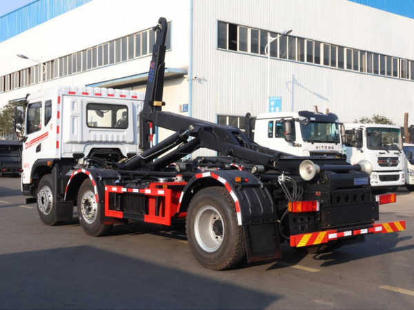 东风华神小三轴勾臂垃圾车