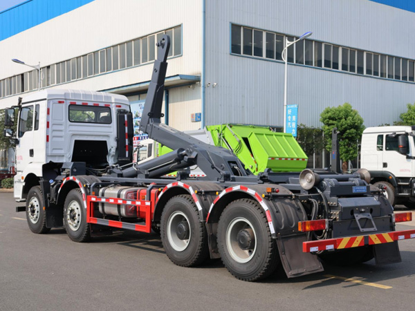 陕汽德龙M3000前四后八勾臂垃圾车