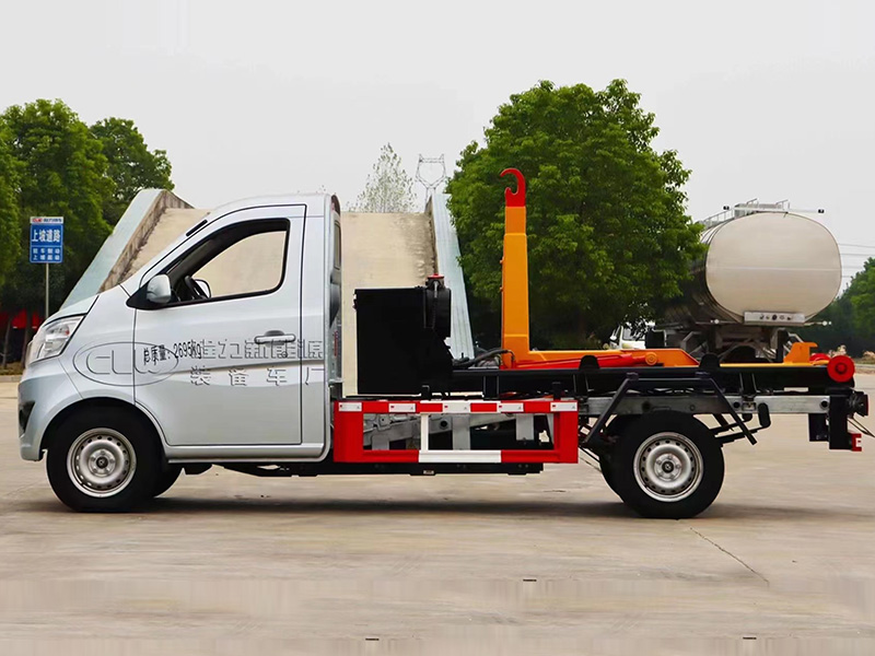 长安勾臂垃圾车